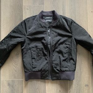 Lululemon Non stop bomber